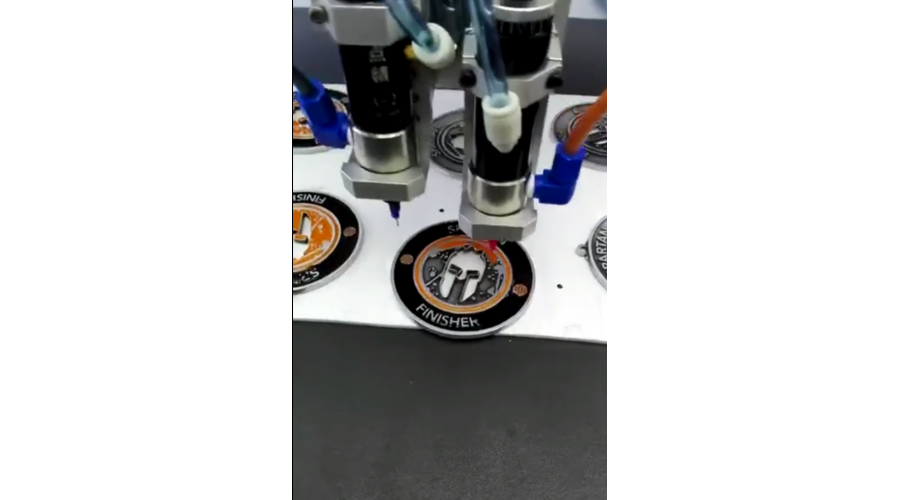 徽章自动点胶机